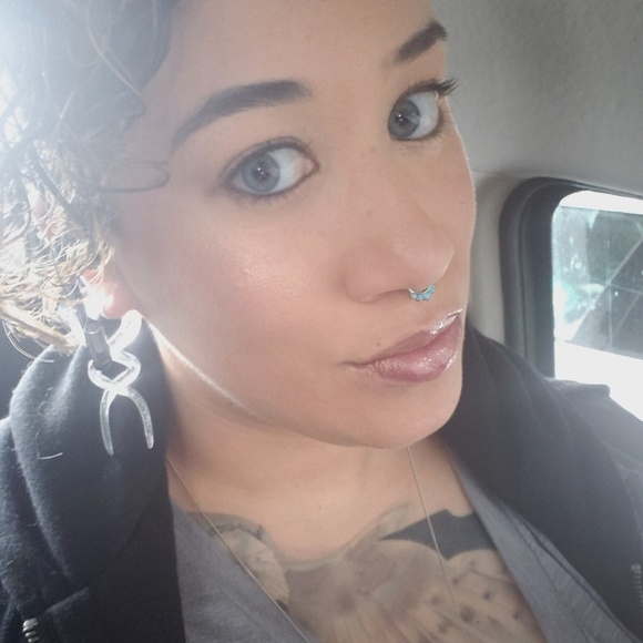 Meet Your Posher! - Picture 1 of 1